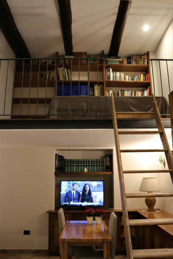 Palazzo Solimena Guest house *